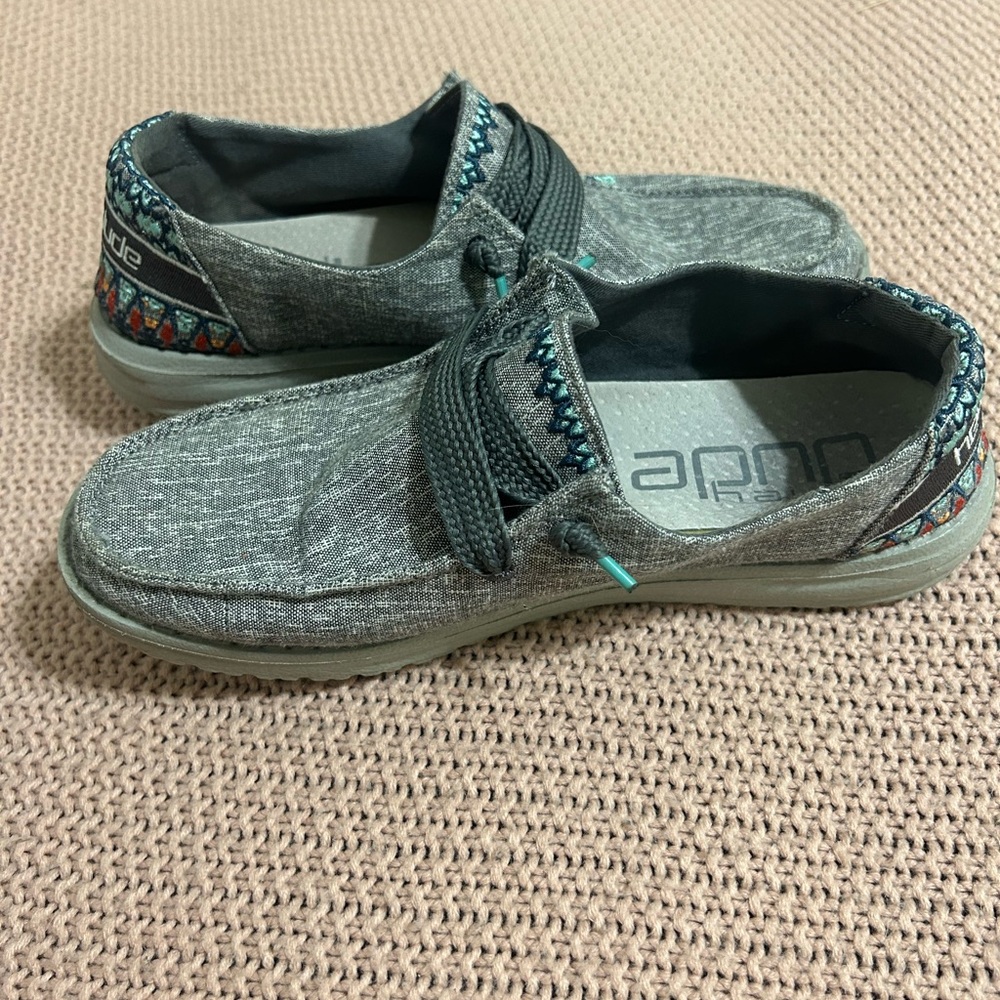 HEY DUDE WENDY FLORA TULIP GREY WOMEN’S size 7